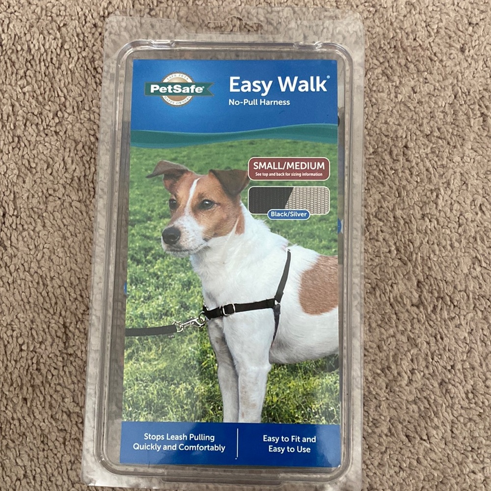 Easy walk pet safe harness for dogs NWT